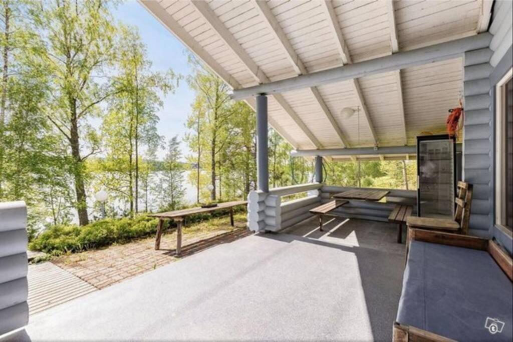 Jaervenrantamoekki Himoksella Poreammeella Jämsä Buitenkant foto