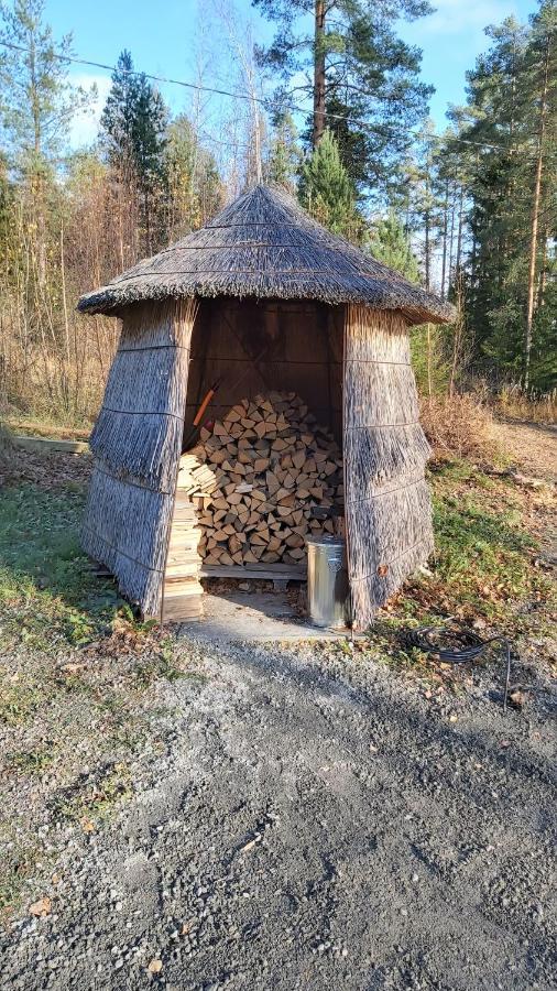 Jaervenrantamoekki Himoksella Poreammeella Jämsä Buitenkant foto