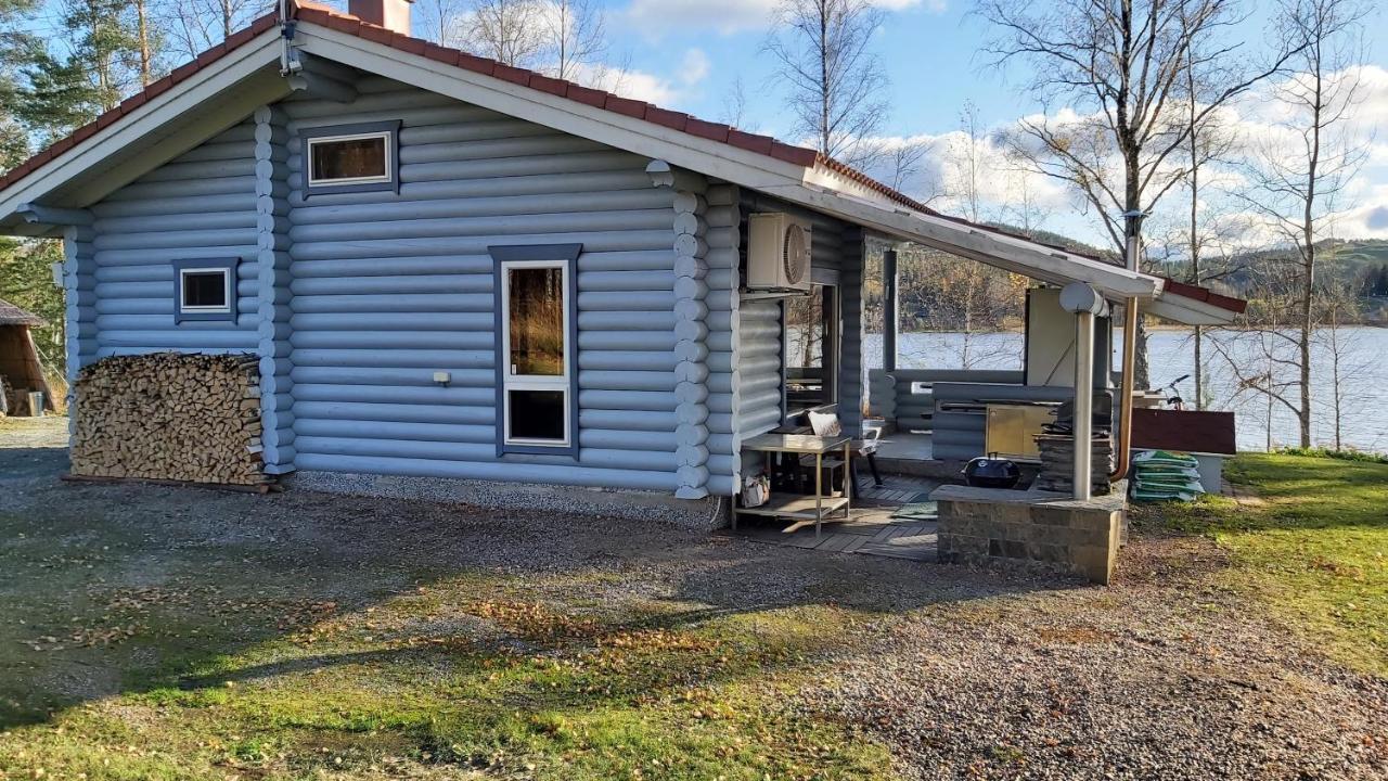 Jaervenrantamoekki Himoksella Poreammeella Jämsä Buitenkant foto