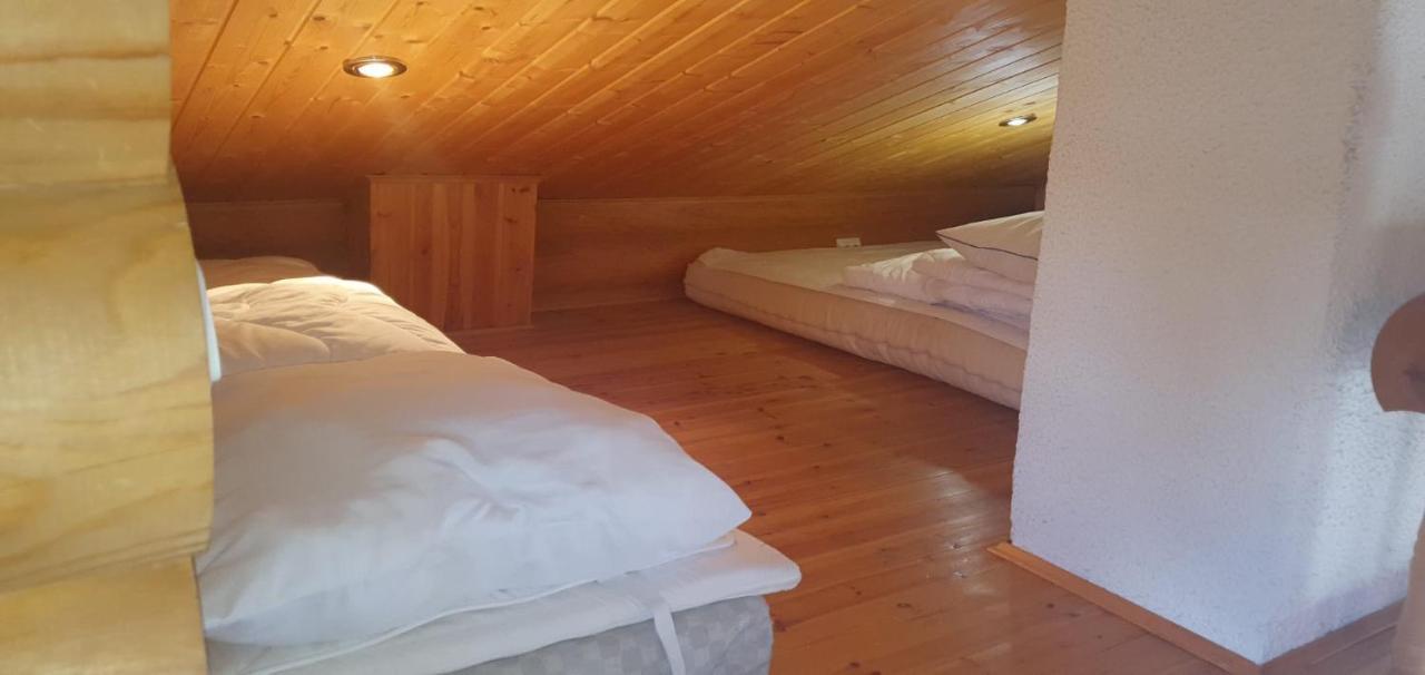 Jaervenrantamoekki Himoksella Poreammeella Jämsä Buitenkant foto