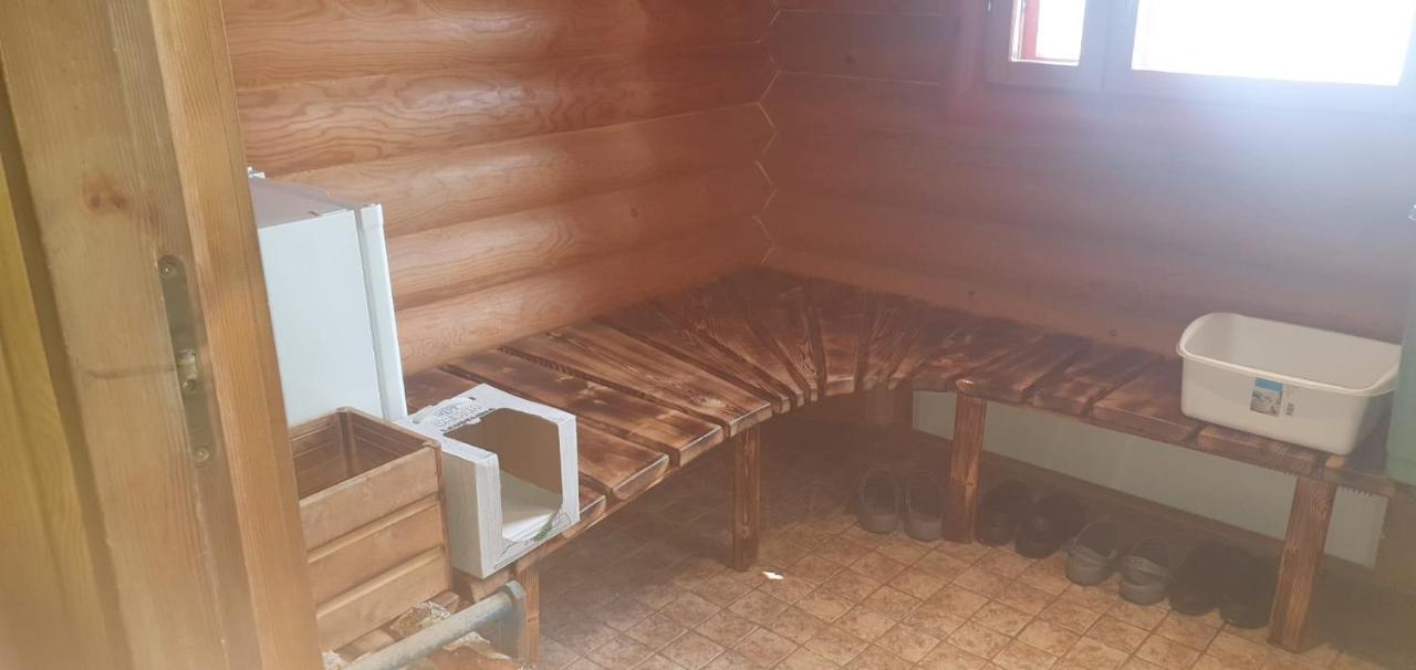 Jaervenrantamoekki Himoksella Poreammeella Jämsä Buitenkant foto